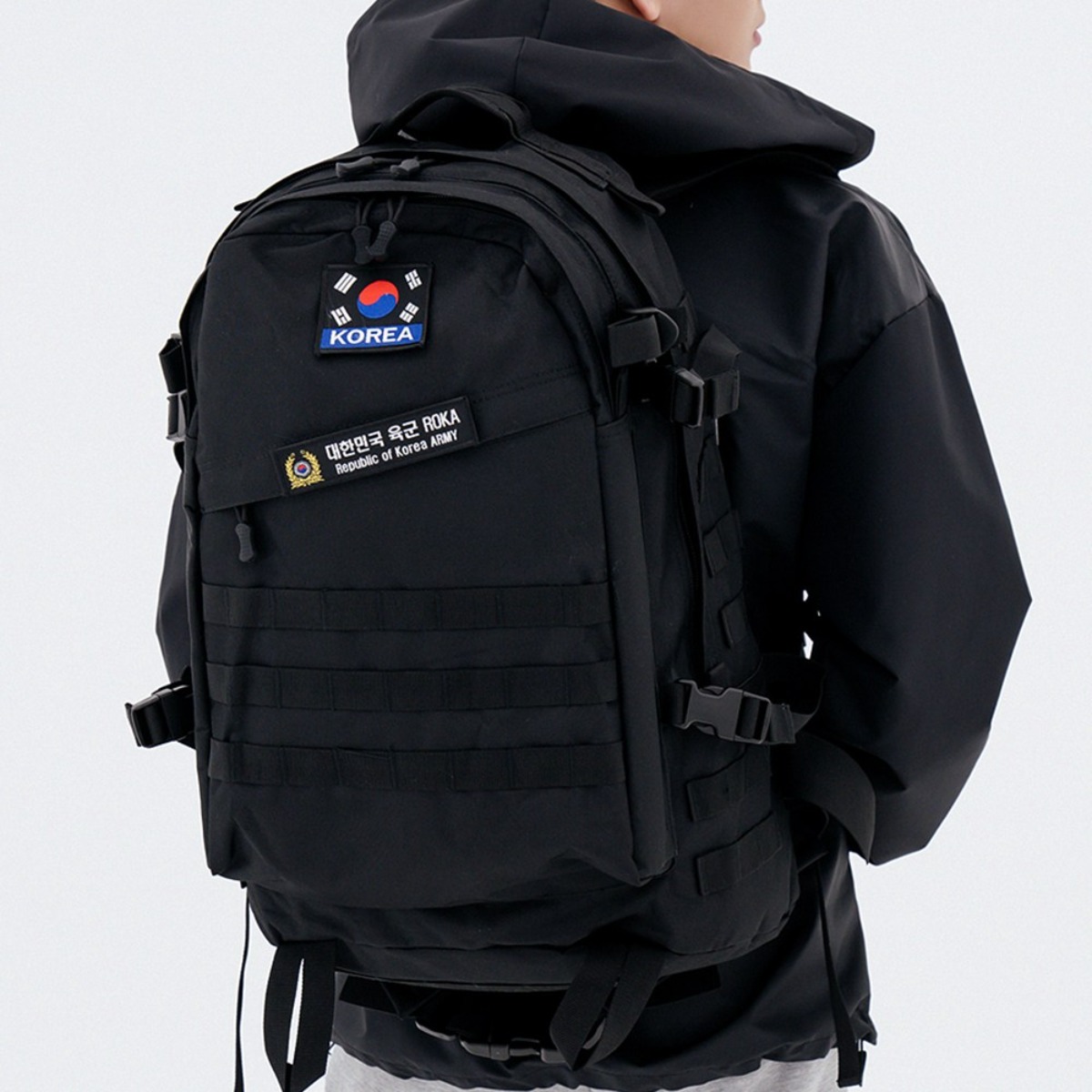 군인가방 45L 검정디지털 + 흰색 태극기 약장 + R.O.K ARMY 패치 + 파우치 밀리터리 학생 배낭 헬스 여행 29,900원