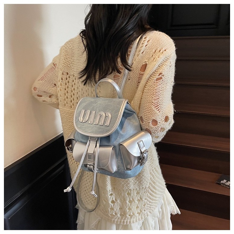 가벼운 여성 패션 캐주얼 데일리 백팩 30,900원