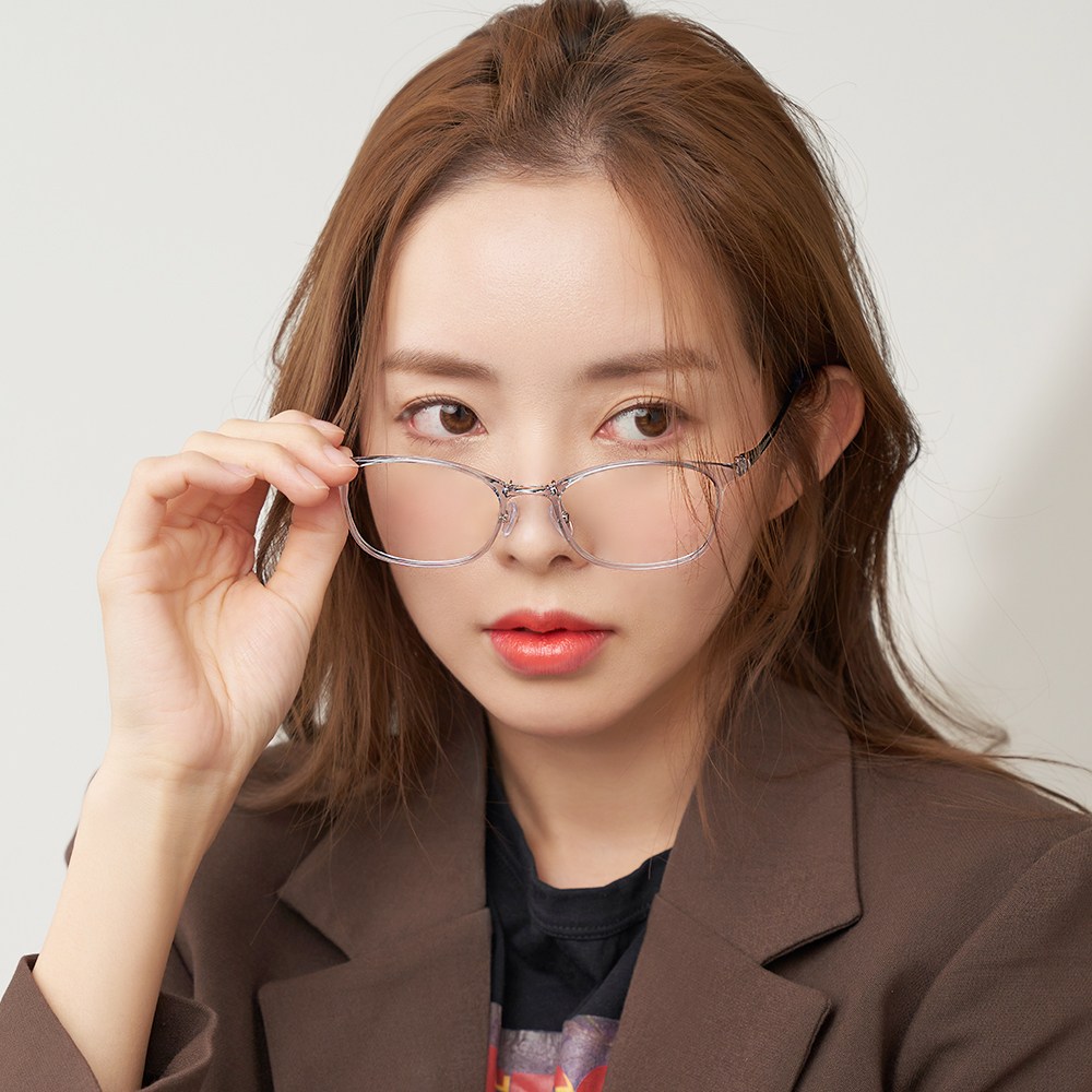 룩스토어 베이직 스퀘어뿔테안경 사각형뿔테 블루라이트차단 청광안경 변색렌즈 37,800원