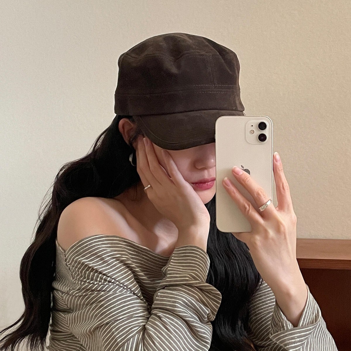 차차앤코 스웨이드 레트로 모자 얼굴소멸 데일리 캡 (연예인 인플루언서 픽) 29,900원