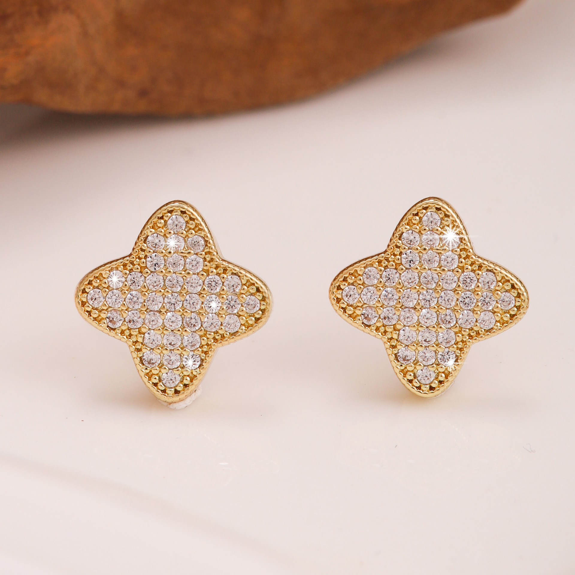 Romlove 18k 골드 귀걸이 유러피안 럭셔리 사엽 귀걸이 GRA 인증 오스트리아 수입 5A 다이아몬드 귀걸이 인공 다이아몬드 포인트 귀걸이 도금CLX022 149,800원