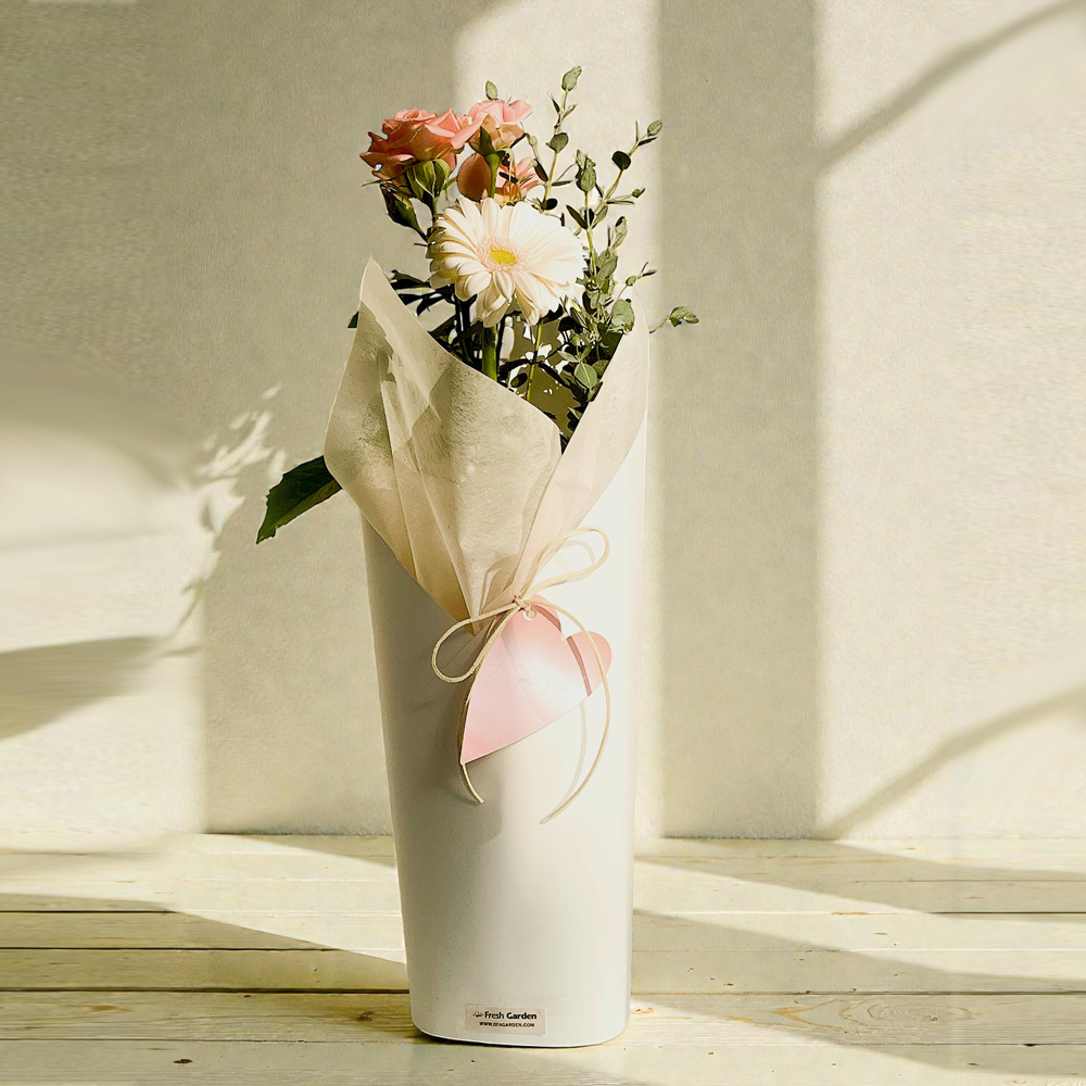 [로켓프레시] 프레시가든 생화 미니 트로피 꽃다발, 화이트 15,900원