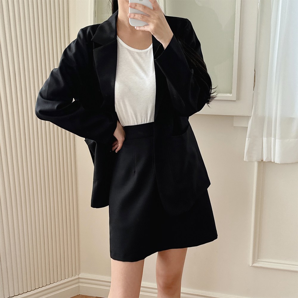 이푼아이 투버튼 긴팔 자켓 A라인 밴딩 미니 스커트 셋업 투피스 세트 15,900원