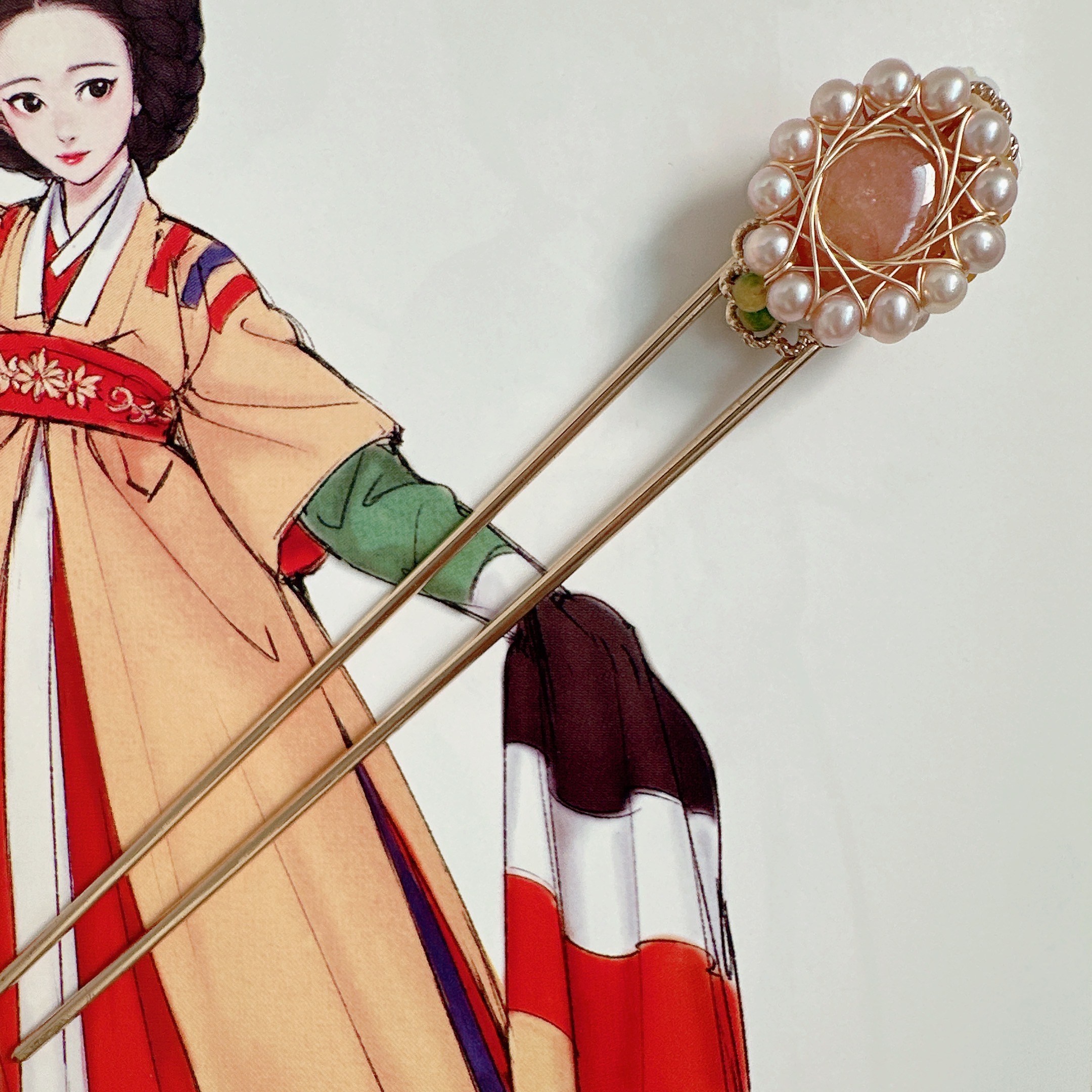 나연한복소품공방 핸드메이드 원석 담수진주 자개꽃 양면 전통 한복 뒤꽂이 옆꽂이 헤어핀 비녀 25,900원