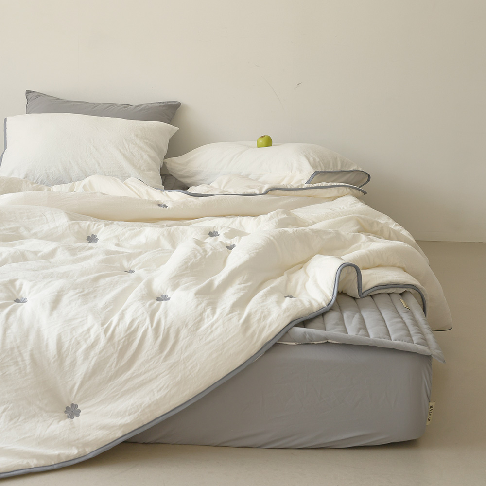 바자르 크리미 마이크로 워싱 자수 사계절 차렵이불 26,330원