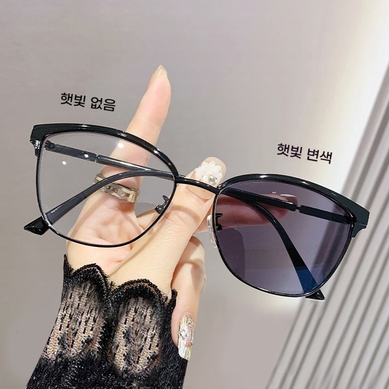 DZX 남녀공용 변색 패션 블루라이트 차단 안경 예쁜 민낯 선글라스,안경천+안경집 15,730원