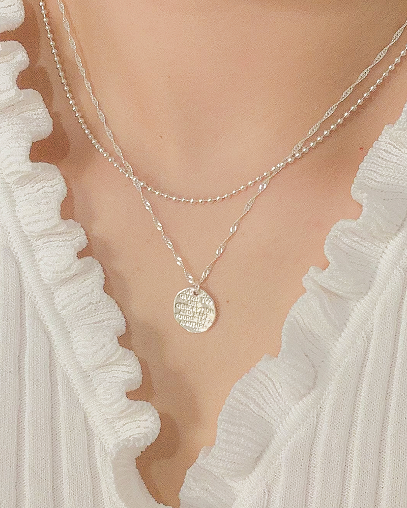 모두디자이너 실버925 러프 레터링 라운드 코인 트위스트 꼬임 체인 목걸이 28 80,400원