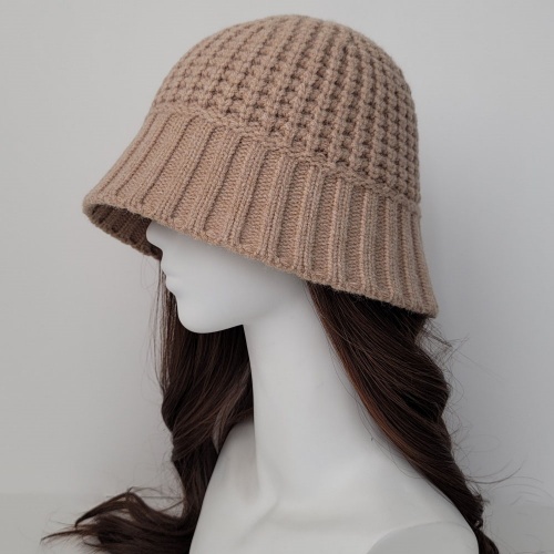 위드올리비아 겨울 와플 니트 모자 18,950원