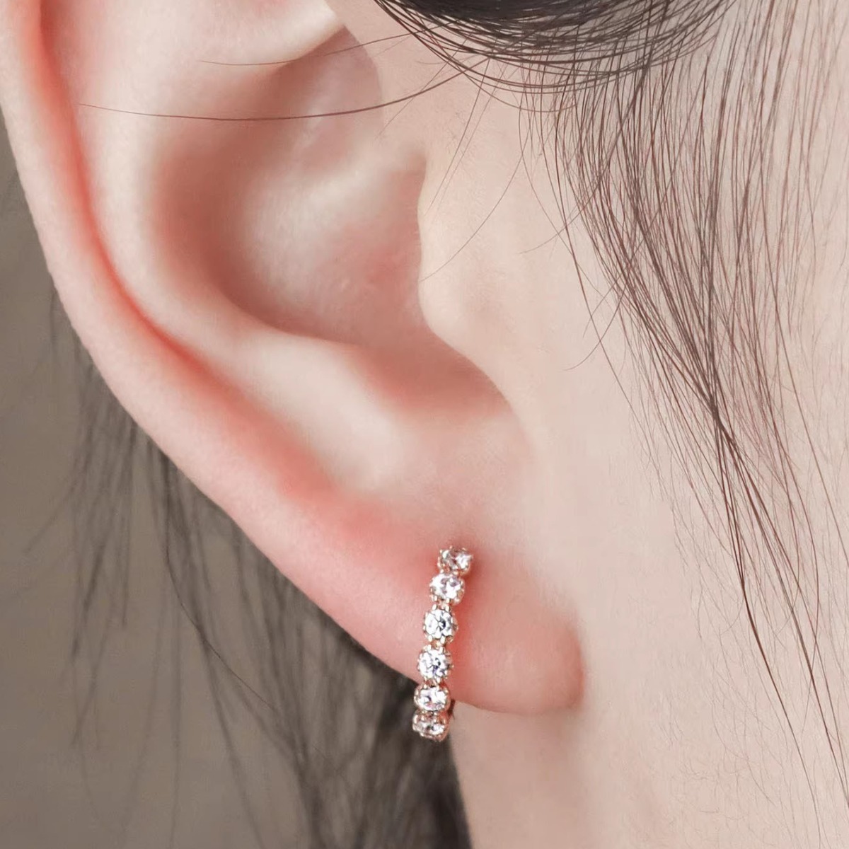 Lunire 14K 도금 여성 와인 골드 귀걸이입니다  루비 골드 스파클 귀걸이  발암물질이 없고, 퇴색되지 않습니다 55,000원