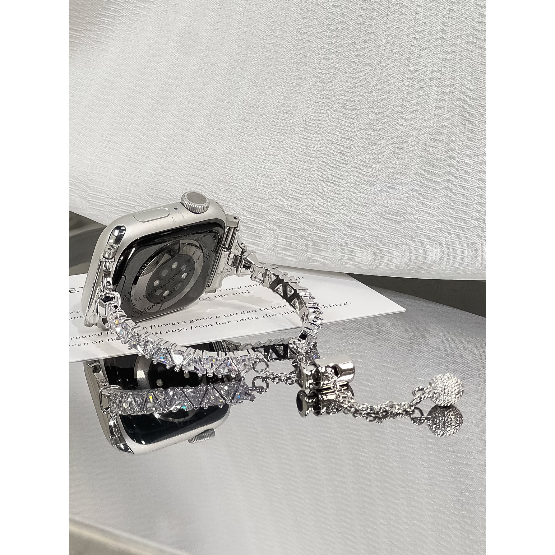 MAPUCE 구리 + 지르콘 팔찌 삼각형 디자인 시계줄, 애플워치 시리즈 Ultra/SE/11/10/9/8/7/6/5/4에 적합, 실버 24,800원