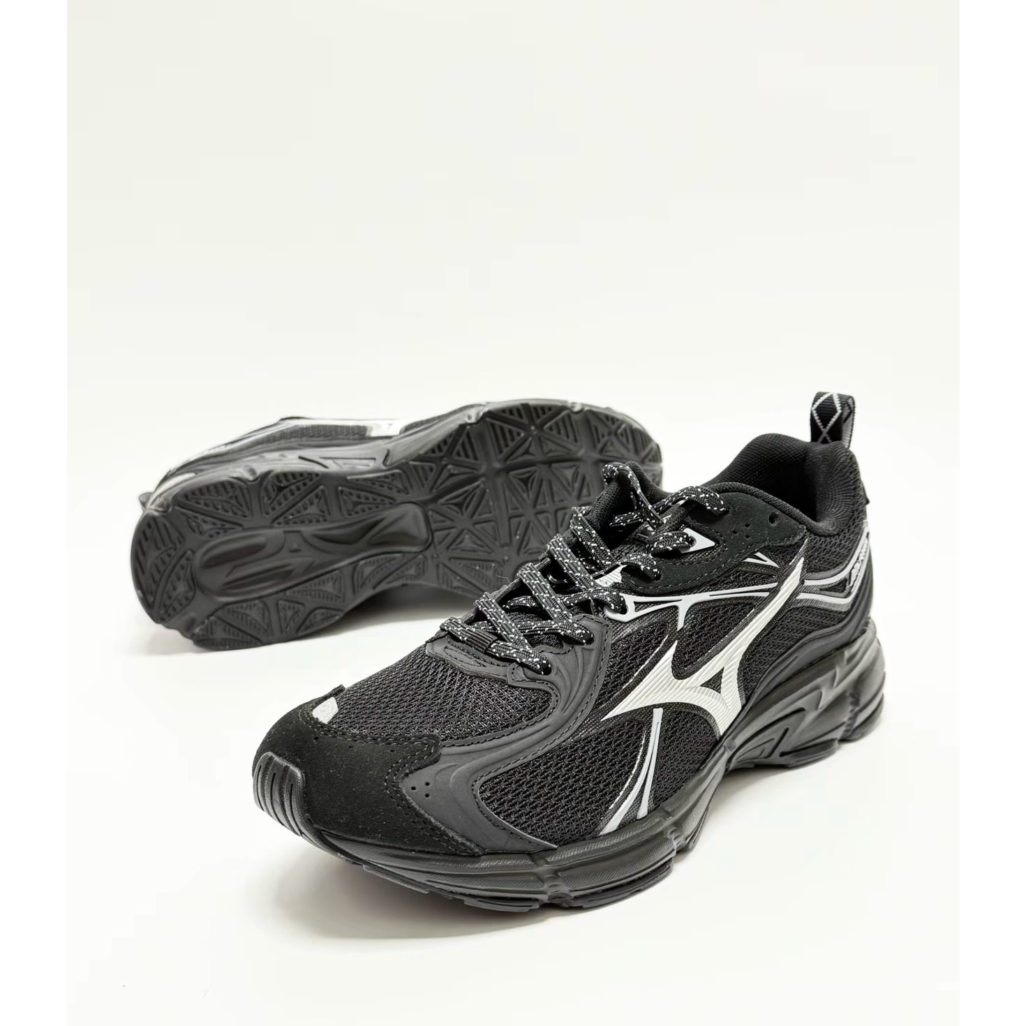 미즈노 운동화 남성 런닝화 스피드 블랙 검정 런닝화 발이 편한 신발 러닝화  스니커즈 142,900원