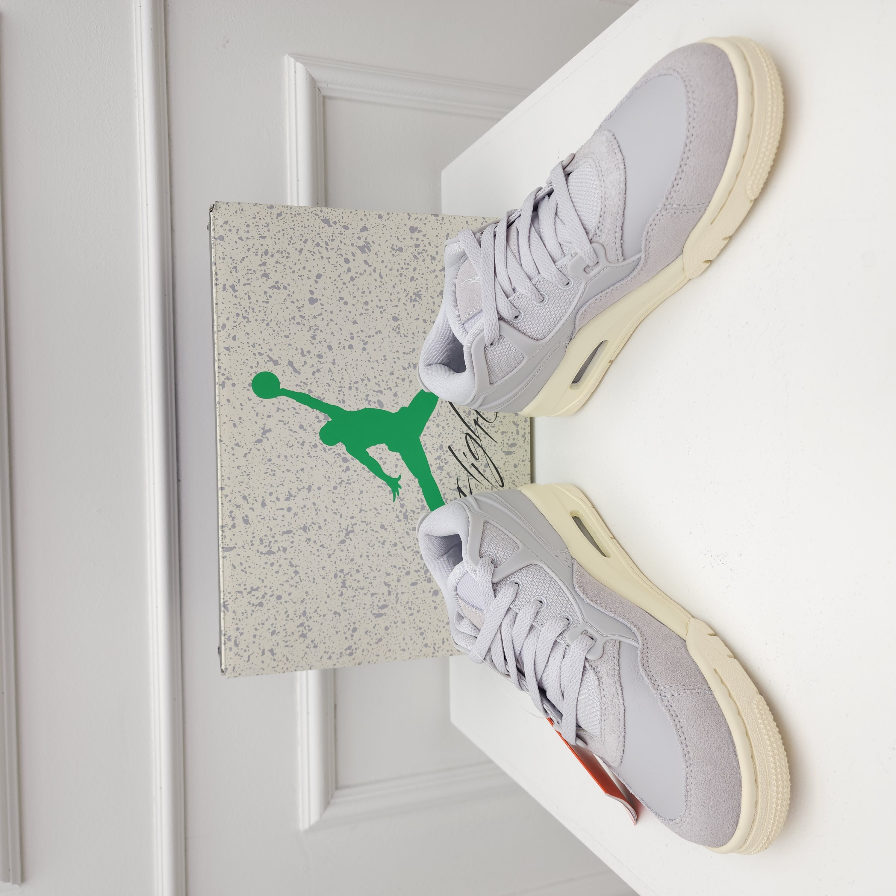 [나이키] 국내 정품 에어 조던 4 RM 뉴트럴 그레이 FQ7940-001 109,000원