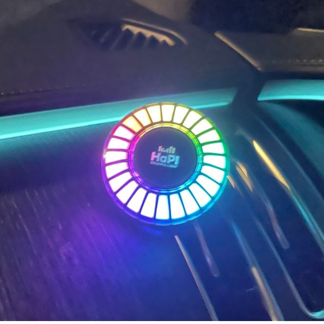 소리에 반응하는 블랙베리 향 블루투스 엠비언트 라이트 조명 차량용 고급 방향제, 2개, 향없음 49,800원