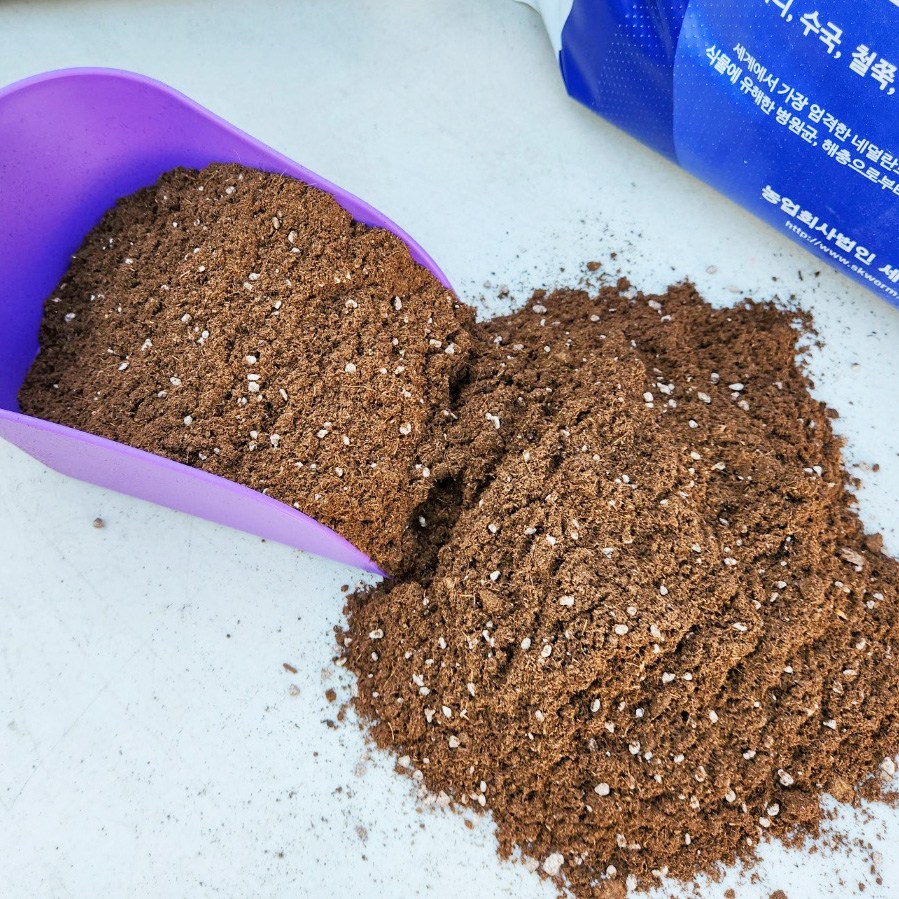 세경팜 블루베리 산성흙 분갈이흙10L 9,240원