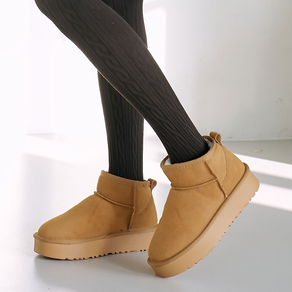 에스유니 부드러운 퍼트리밍 천연소가죽 여성 통굽 숏 털부츠 4cm 39,900원