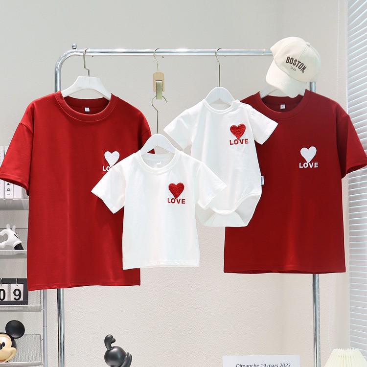 휴먼러브 패밀리룩 아기 백일 돌 촬영 가족티 부모자녀 커플룩 엄마 아빠 딸 아들 시밀러룩 온가족 하트 티셔츠 26,800원
