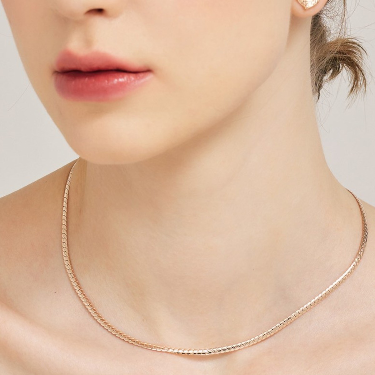 펠리체골드 14K,18K 모던 커브 목걸이 3mm(+선물포장) 스네이크 데일리 선물 체인 금 레이어드 볼드 뱀줄 고급 기념일 1,783,460원