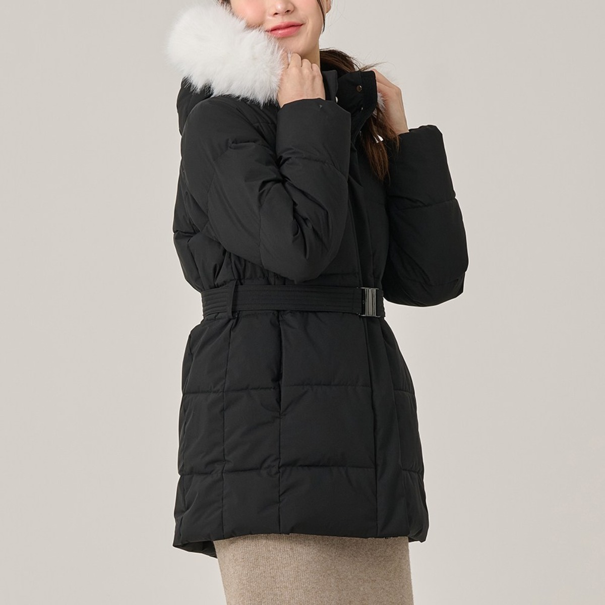 빌트모아 여성 후드퍼 벨트 패딩 자켓, 현재가 158,000원