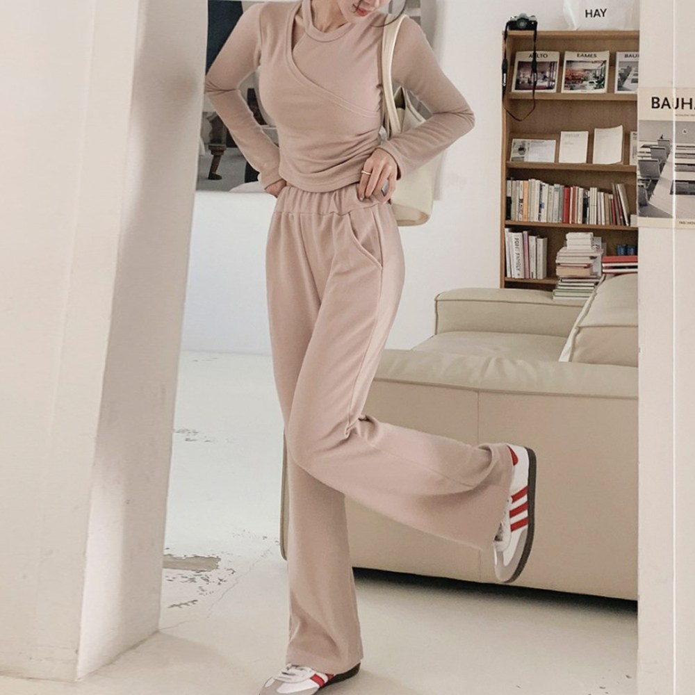 떳다그녀 데네브 언발 레이어드 티셔츠 팬츠 세트 49,800원