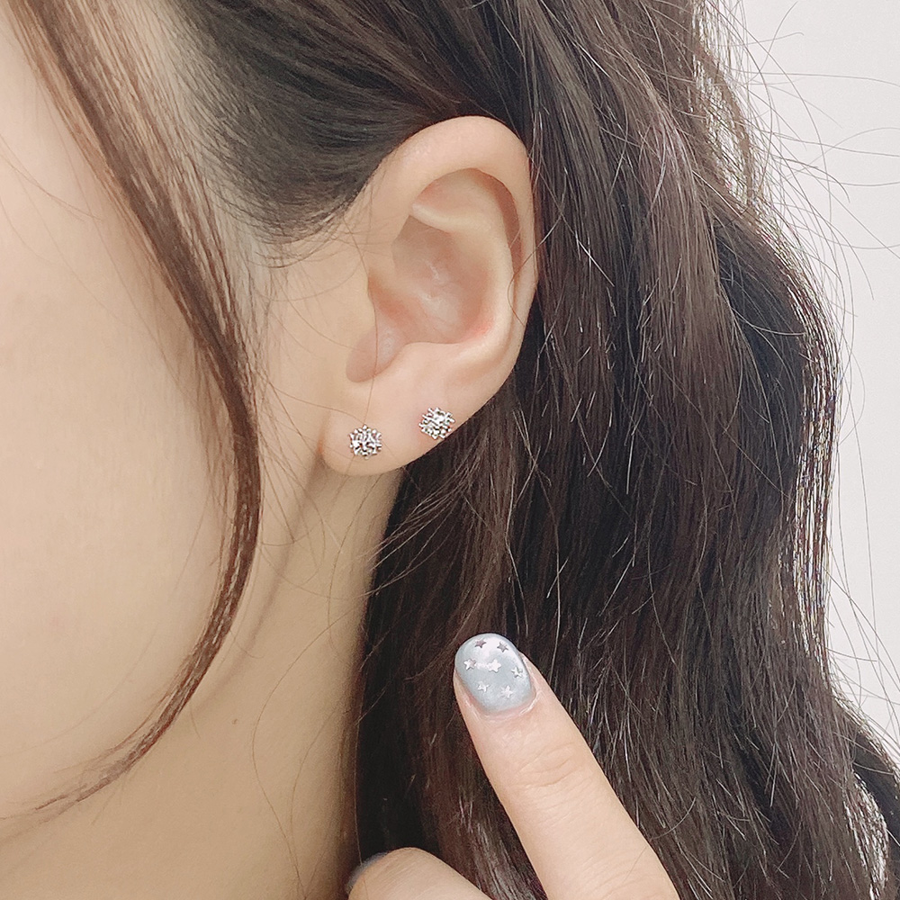 젤루나 여성용 써지컬 큐브 스퀘어 라운드 큐빅 레이어드 귀걸이 한쌍 P-798 11,900원