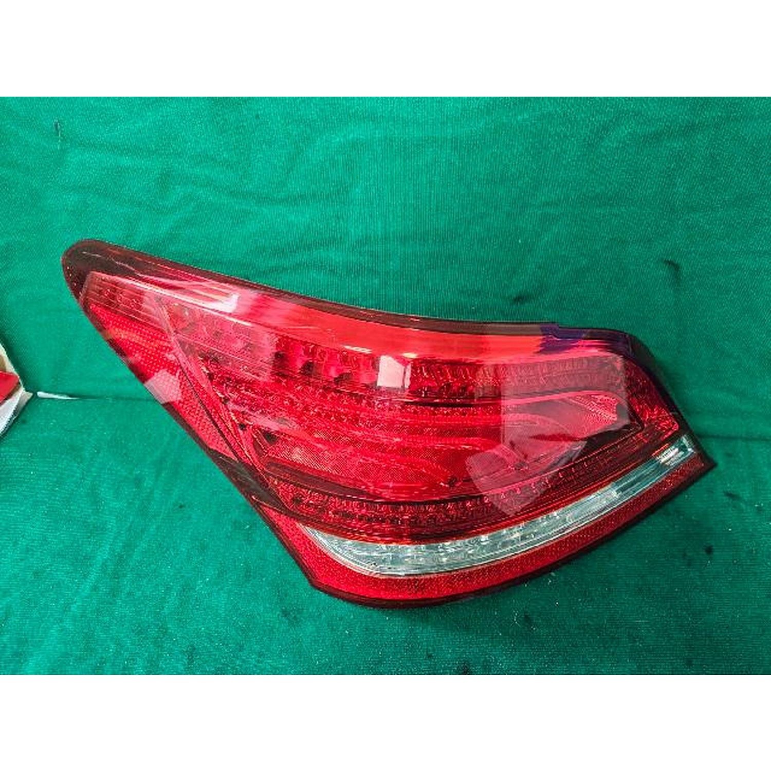 현대 뉴에쿠스(VI) 2010 컴비네이션램프 후미등 대루등 테일램프 백등 뒷라이트 왼쪽/좌/운전석 자동차 중고부품 장원폐차산업 70,000원