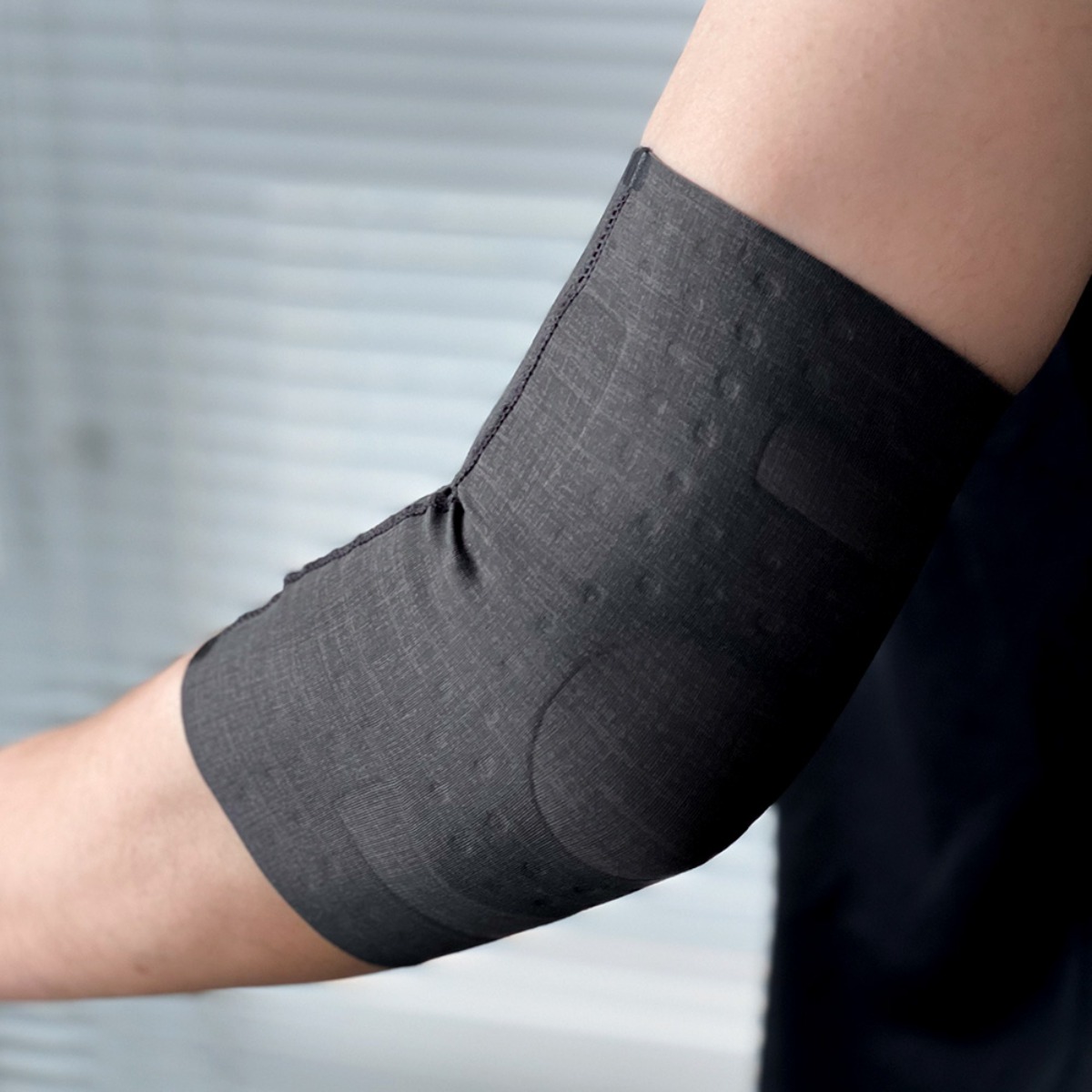 아머스킨 팔꿈치보호대 국가대표 선수용 테이핑 밴드형 1mm 두께 39,900원