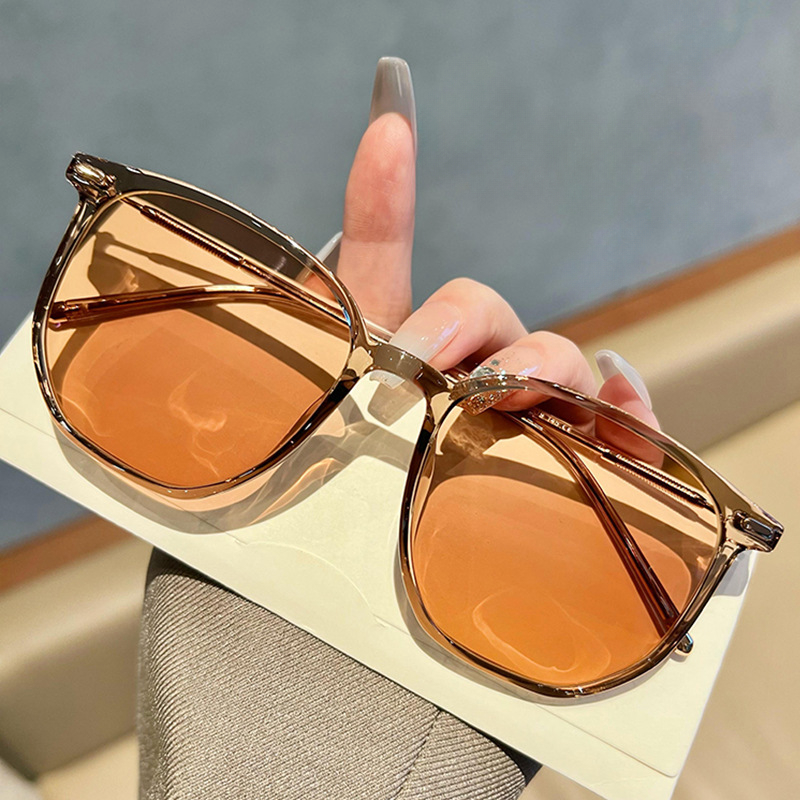 FEISEDY 광감성  변색 렌즈  남녀공용 스퀘어 블루라이트 차단 안경  B1616 12,600원