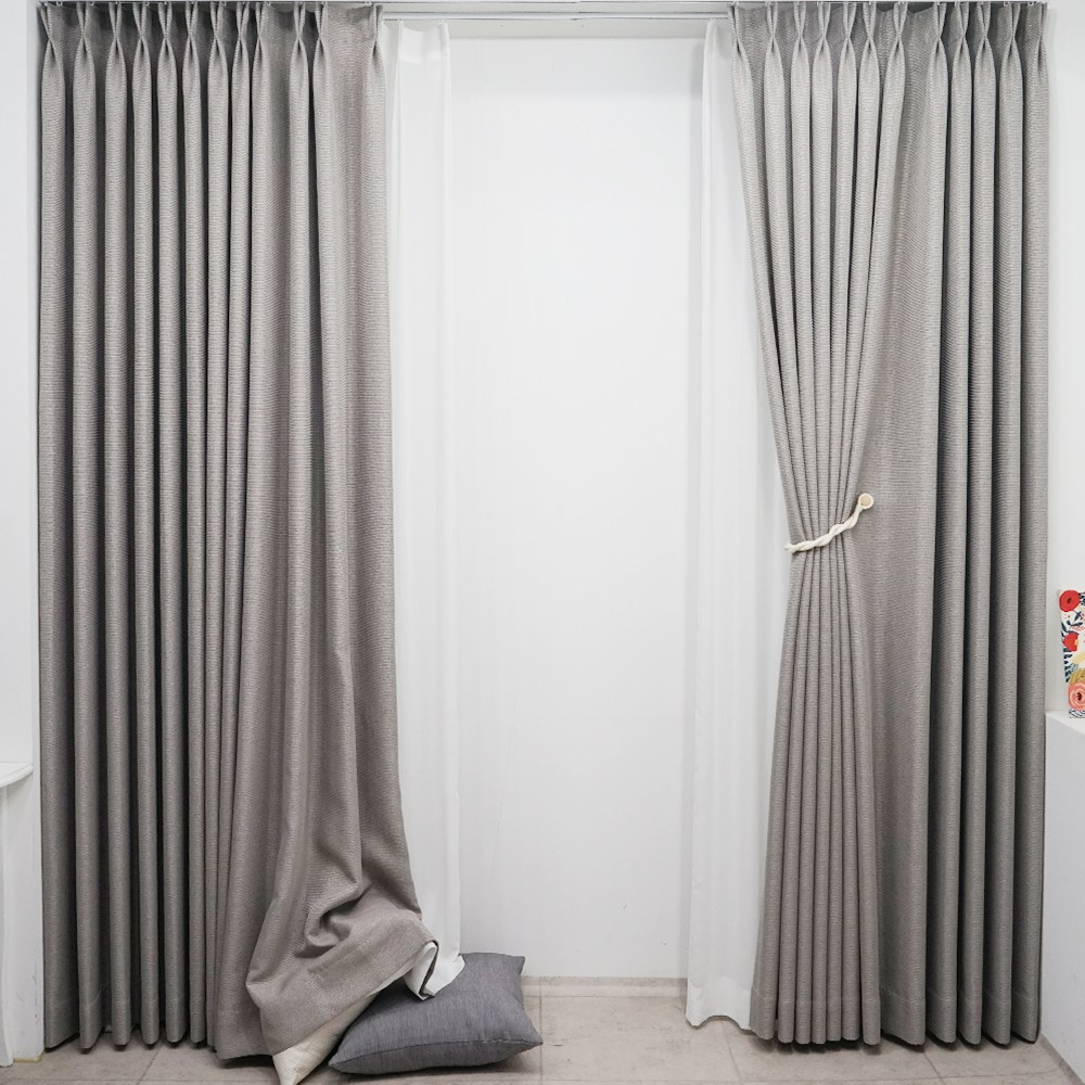 [휴인홈] 방풍 방한에 강한 암막 커튼 거실 창문 커텐(2장구성) 34,900원