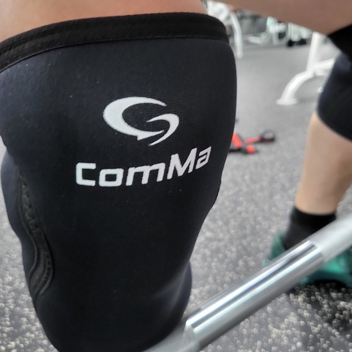 콤마스포츠 헬스 웨이트 니슬리브 네오프렌 7mm 크로스핏 스쿼트 레그프레스 무릎보호대, 1세트 29,890원