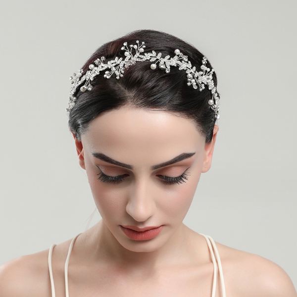엘블랑꼬 셀프웨딩 헤어핀 브라이덜샤워 헤어밴드 아이리스 큐빅 코사지 14,800원