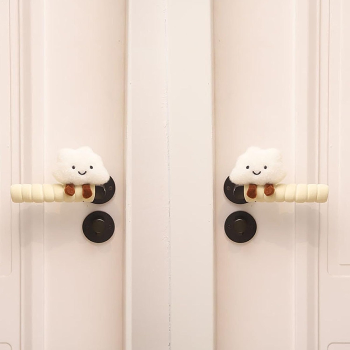 SUSIELADY 인스타감성 문손잡이 보호 커버 - 구름 디자인 방문 장식 / 방꾸미기 소품, 흰색 10,000원