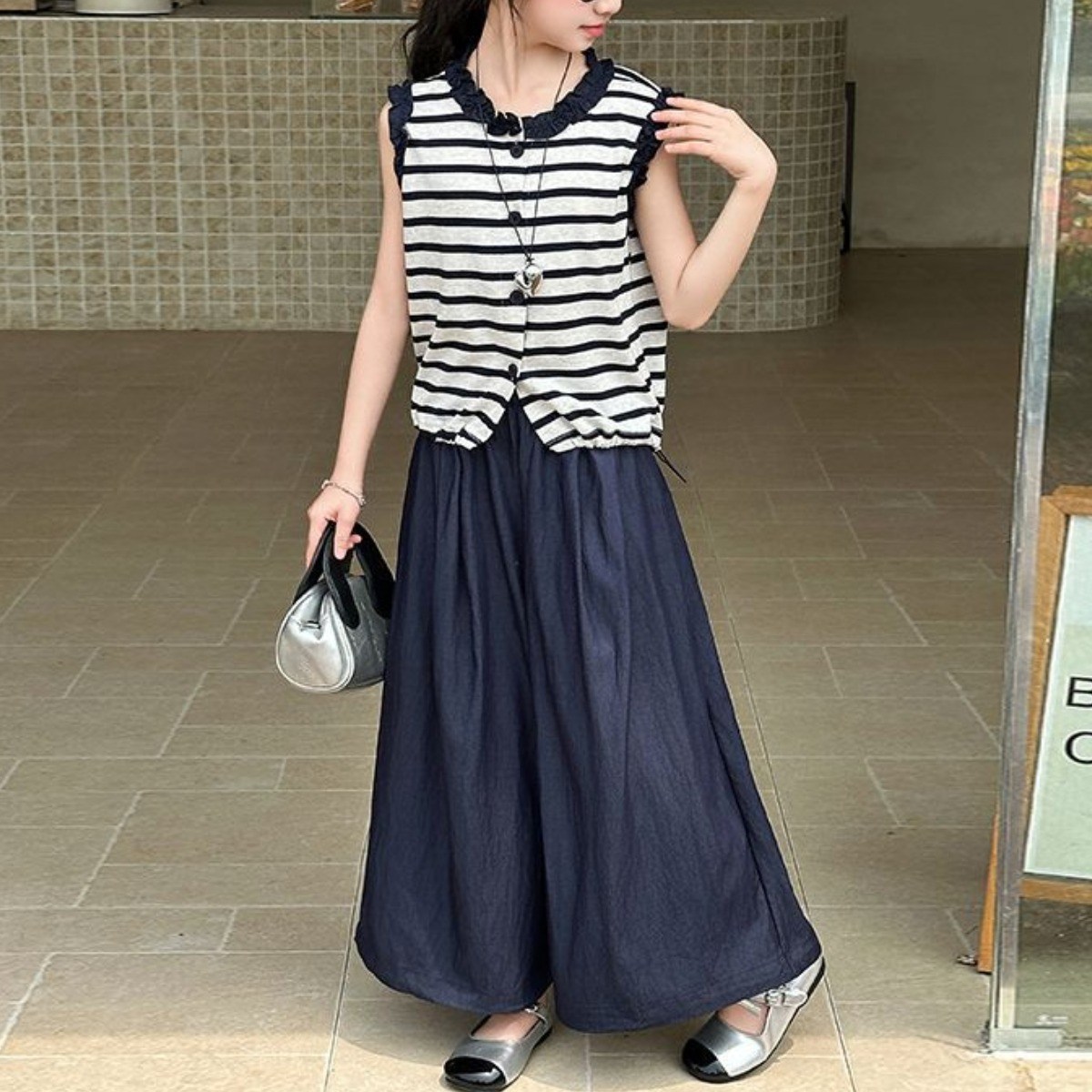 해피유통어린이 여름 스트라이프 민소매 상의+루즈핏 바지 세트 패셔너블 캐주얼14세 이상XG03 38,910원