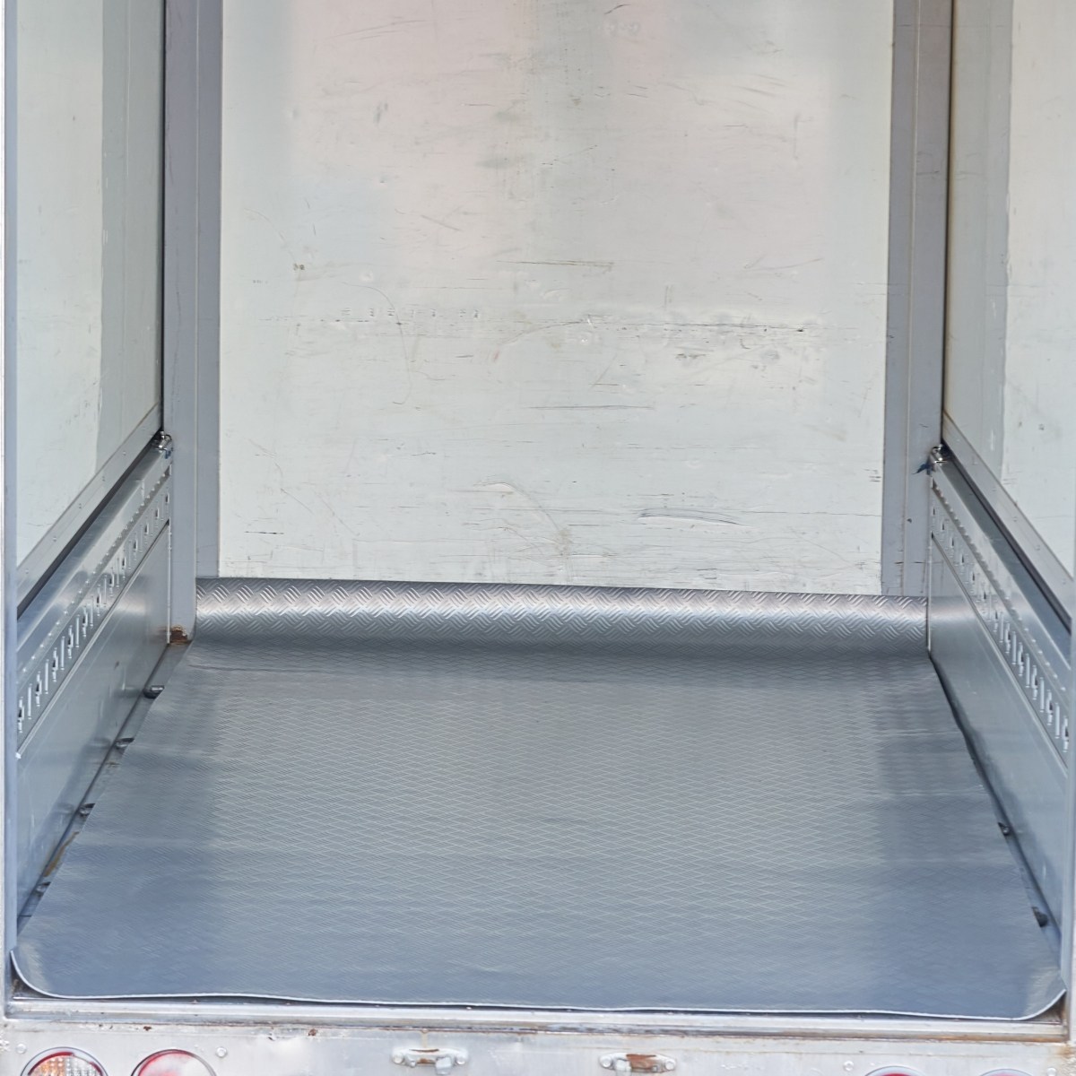 포터2 봉고3 적재함 고무매트 1톤 트럭 바닥재 탑차 택배차 EV 겸용 방수 미끄럼방지, 그레이, 봉고3 킹캡/초장축 1630X2860 176,400원