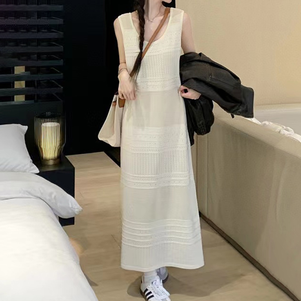 페이퍼먼츠 라운드넥 유니크 패턴 펀칭 원피스 22145 16,090원