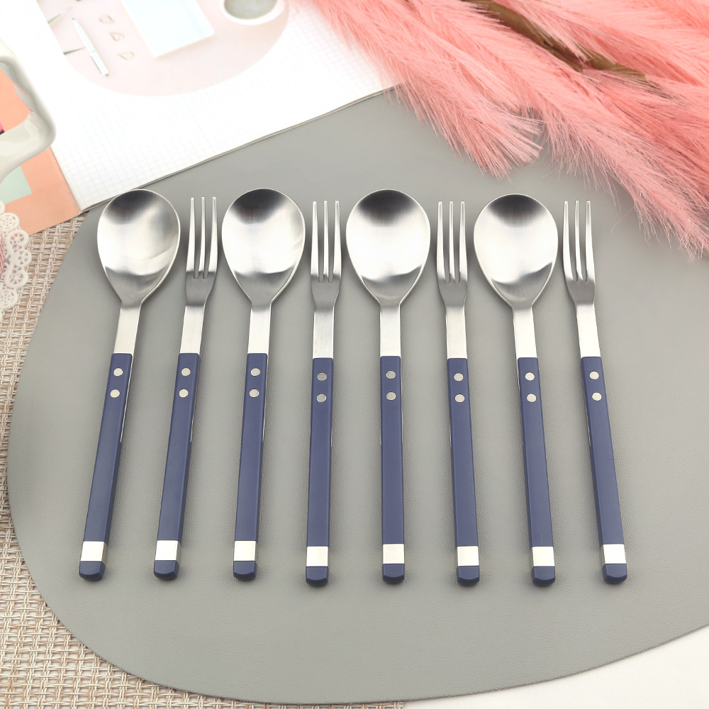 보겐 스퀘어 솔렌 디저트 커트러리 4인 세트, 사파이어, 1세트, 디저트포크 4p + 디저트스푼 4p 104,700원