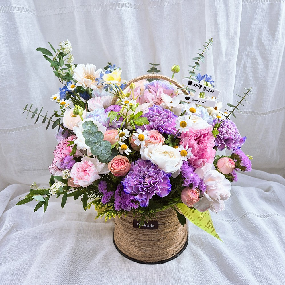 감사한분을 위한 장미 카네이션꽃바구니 전국꽃배달 환갑축하꽃바구니, 예쁜꽃바구니, 생일 축하 기념일  플로리스트 직접제작 65,000원