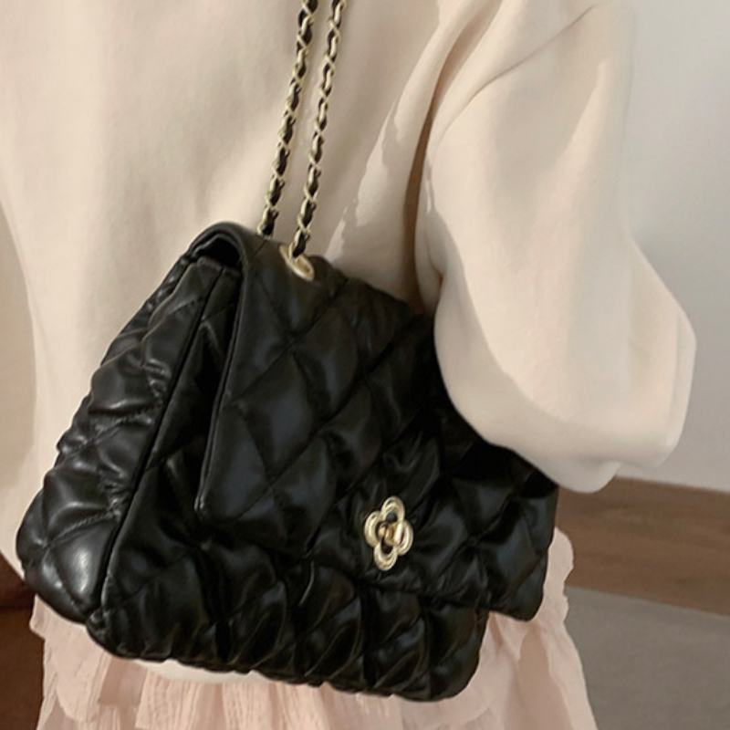 B&C.Room 대용량 클라우드여성 퀼팅 숄더백 여성 크로스백 패션 여성 토트백 체인 백 만능 여성 가방 출타가방 여행가방 24,990원