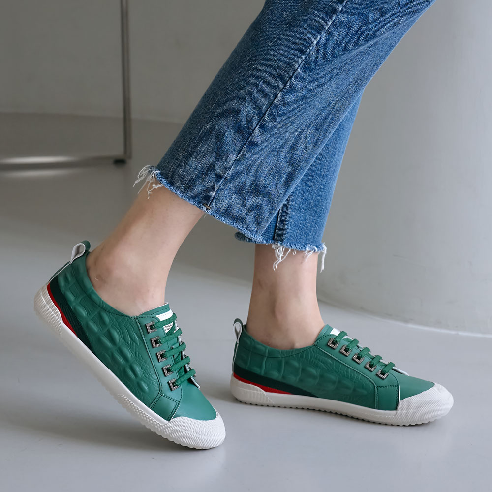 에스유니 소가죽 스판 밴딩끈 큐빅 포인트 여성 스니커즈 단화 캐주얼화 45,900원