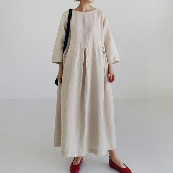 퀸앤조이 내추럴핏 핀턱 플레어 린넨 롱원피스 66,800원