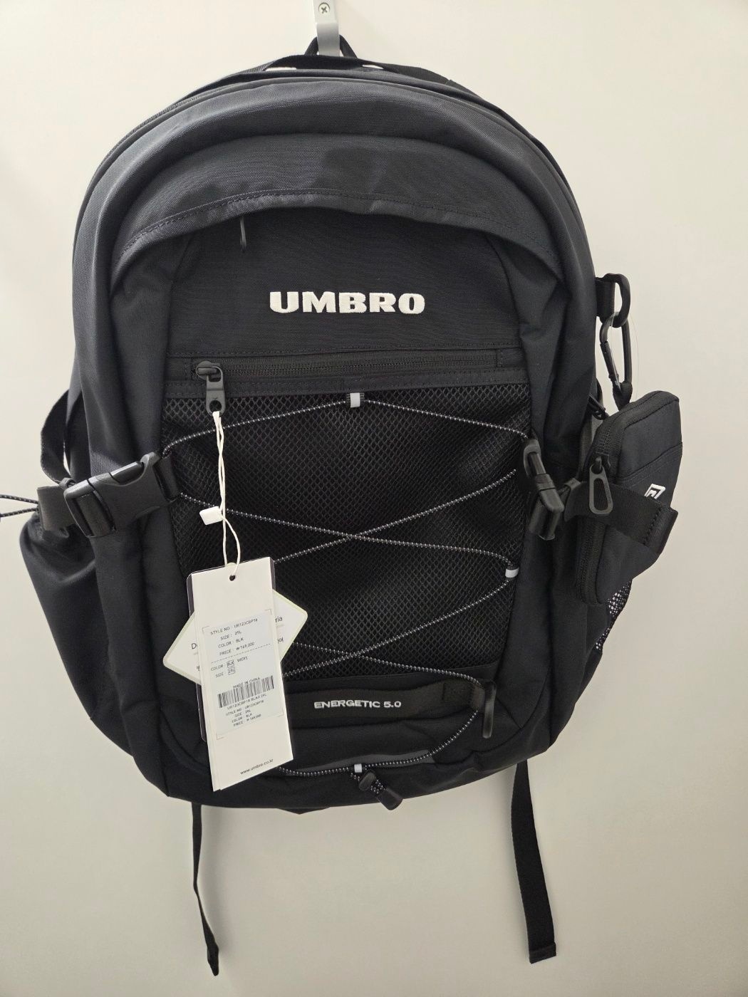 (국내백화점판) UMBRO 엄브로 26년 남녀공용 에너제틱 백팩 29L 크로스백 구성UR123CBP18 169,900원
