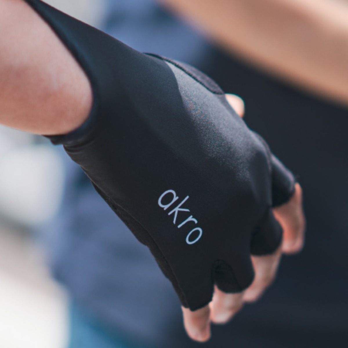 아크로 자전거 반장갑 / 남녀공용 여름장갑 27,850원