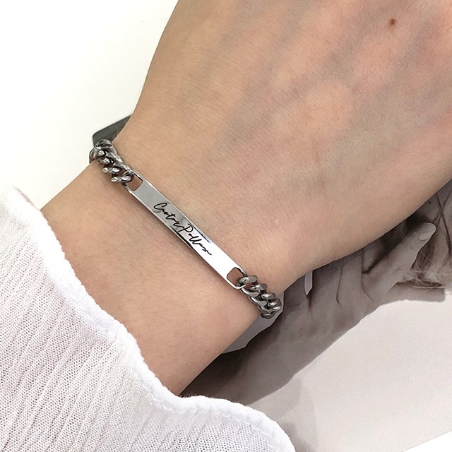 누적판매6만건 [오늘출발] 커플 팔찌 이니셜 각인무료 써지컬스틸 우정 기념일 여성 선물 레이저 제작 19,900원