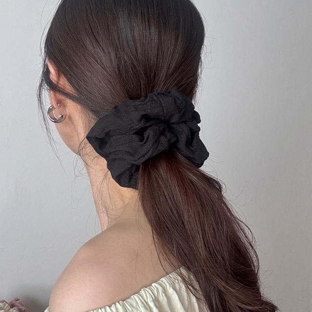 펀칭 자수 스크런치 헤어슈슈 곱창밴드 머리끈 8,900원