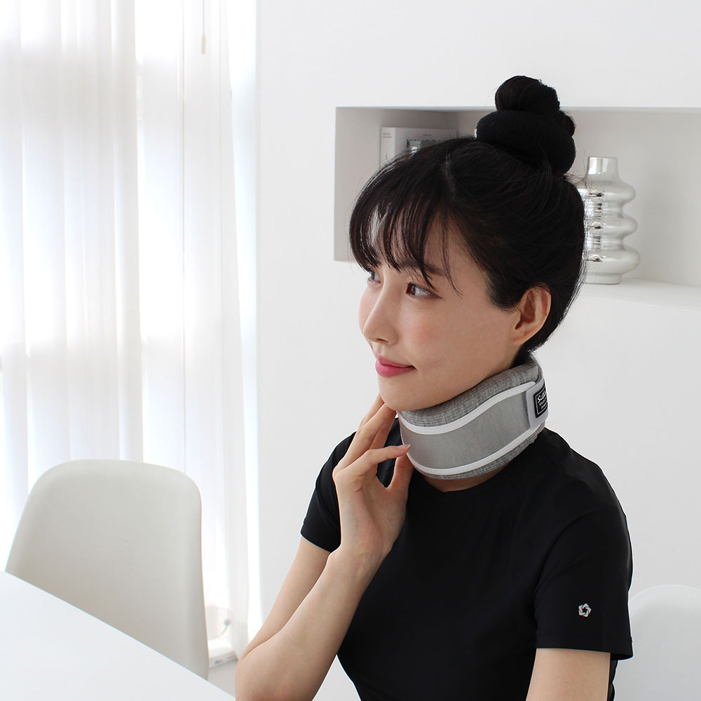 실루엣 의료용 목보호대 목견인기 목디스크 거북목 교정기 24,900원