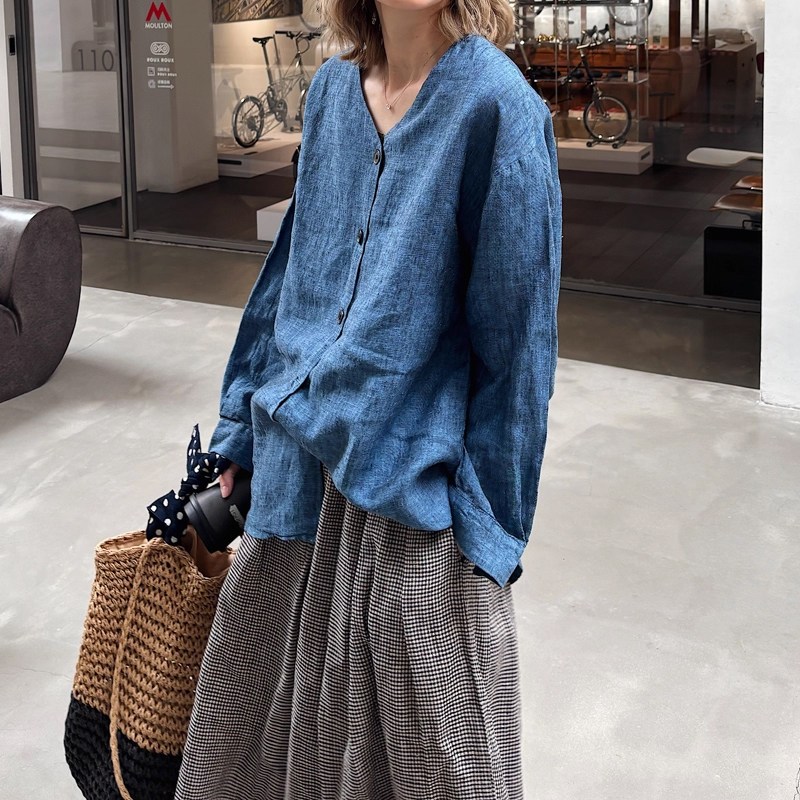 퀸앤조이 린넨의 계절 소레나 브이넥 내추럴 버튼 셔츠 79,800원