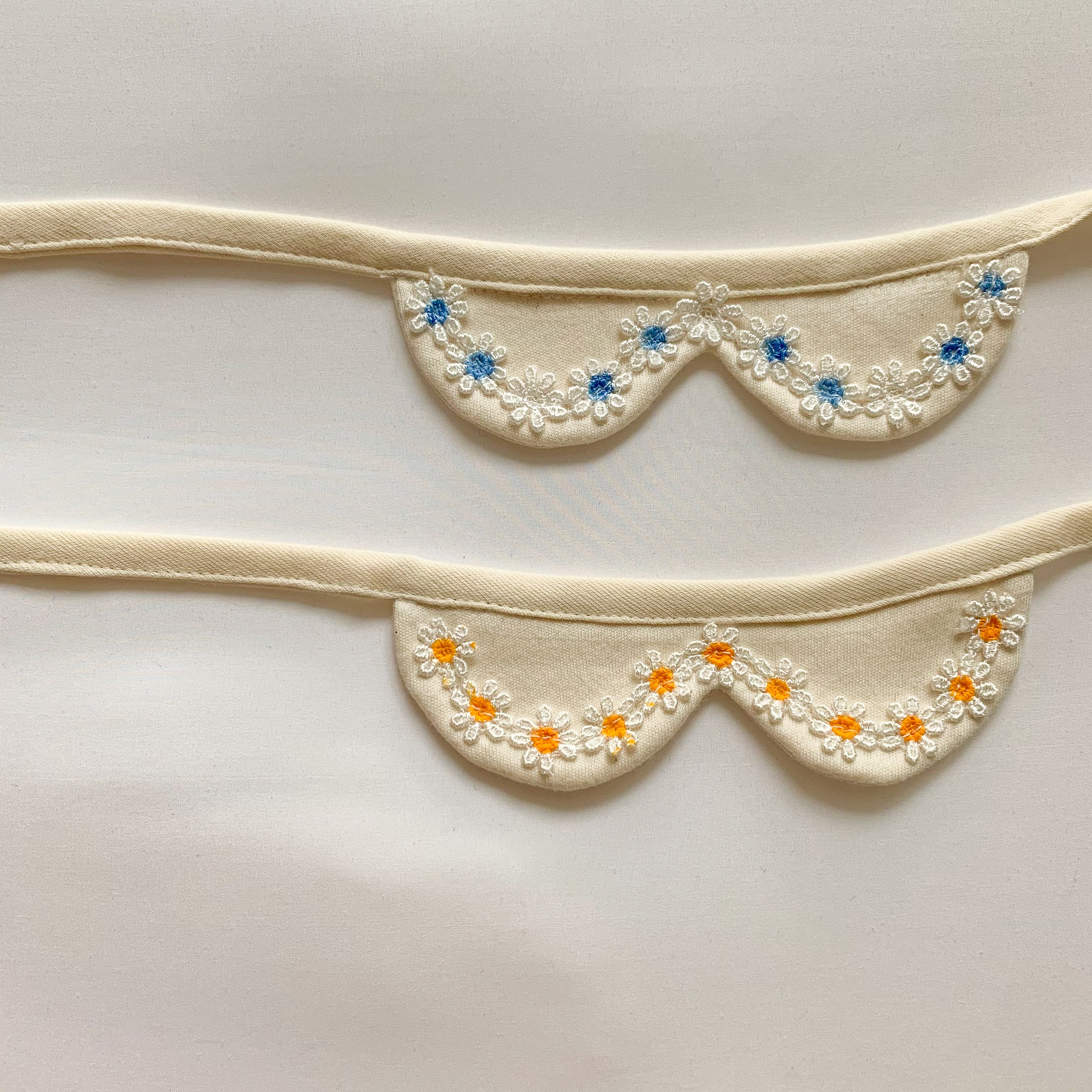 오가닉 라인꽃 목걸이_꽃레이스턱받이 핸드메이드 강아지턱받이 개달당 고양이목걸이 12,000원