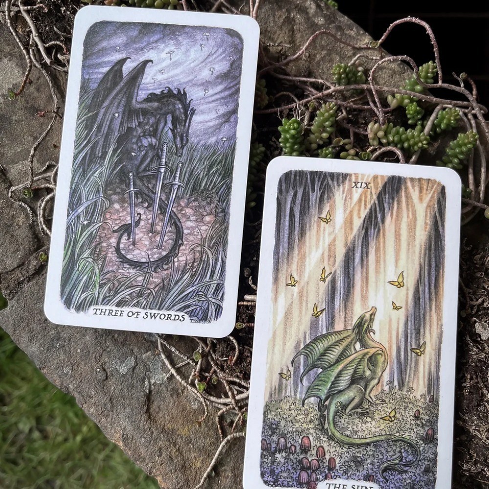 숲 드래곤 타로 전체 세트 종이 타로 카드 79 시트+4 시트 설명 캐비테 타로 400 그램 종이 더블 양각 12*7 센치메터 대형 타로 마스터 타로 초보자 생일 선물 오늘의 포춘 34,650원