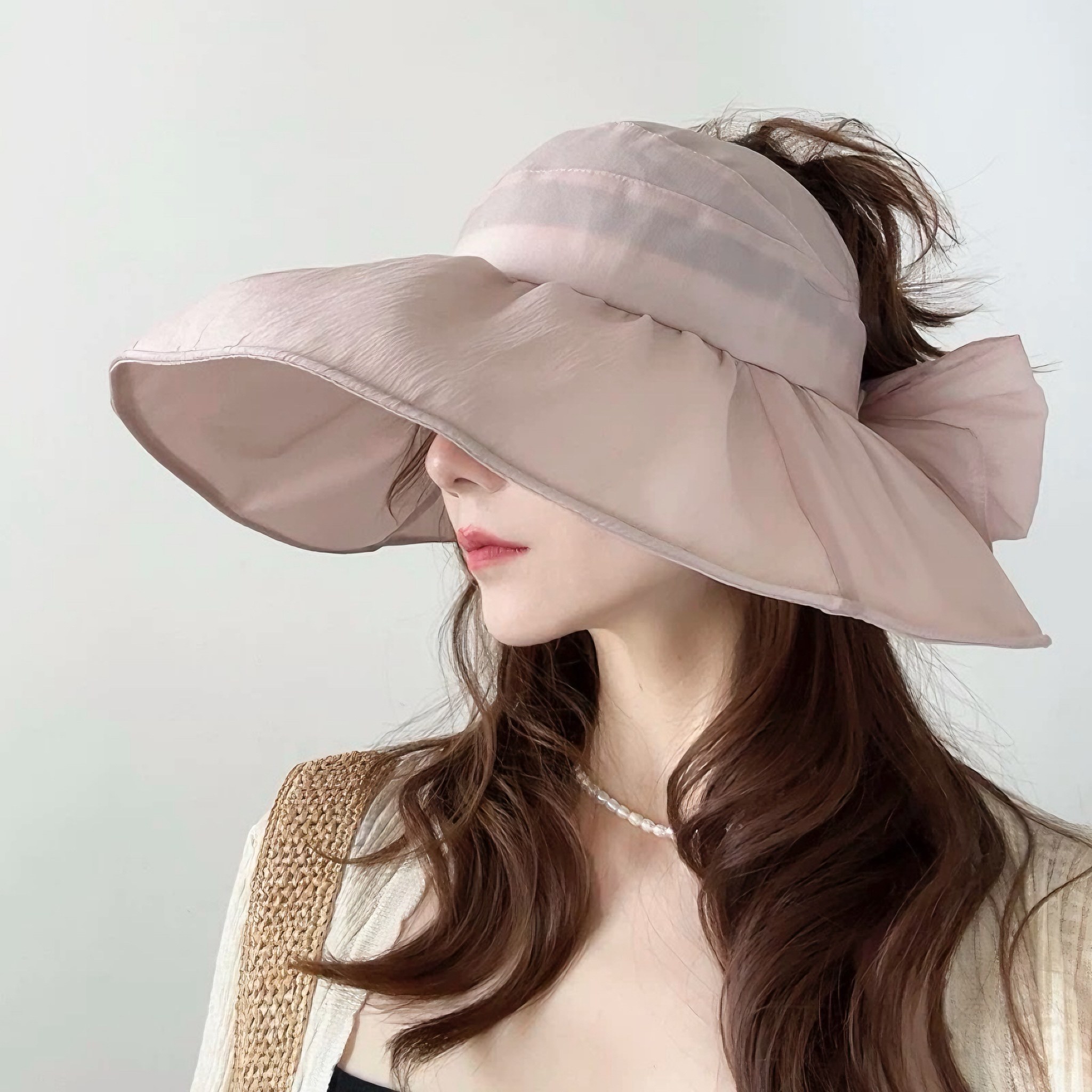 HALOPICK  여성용 쉬폰 리본벨크로 자외선차단 햇빛가리개 나들이 큰챙 썬바이저모자 20,600원