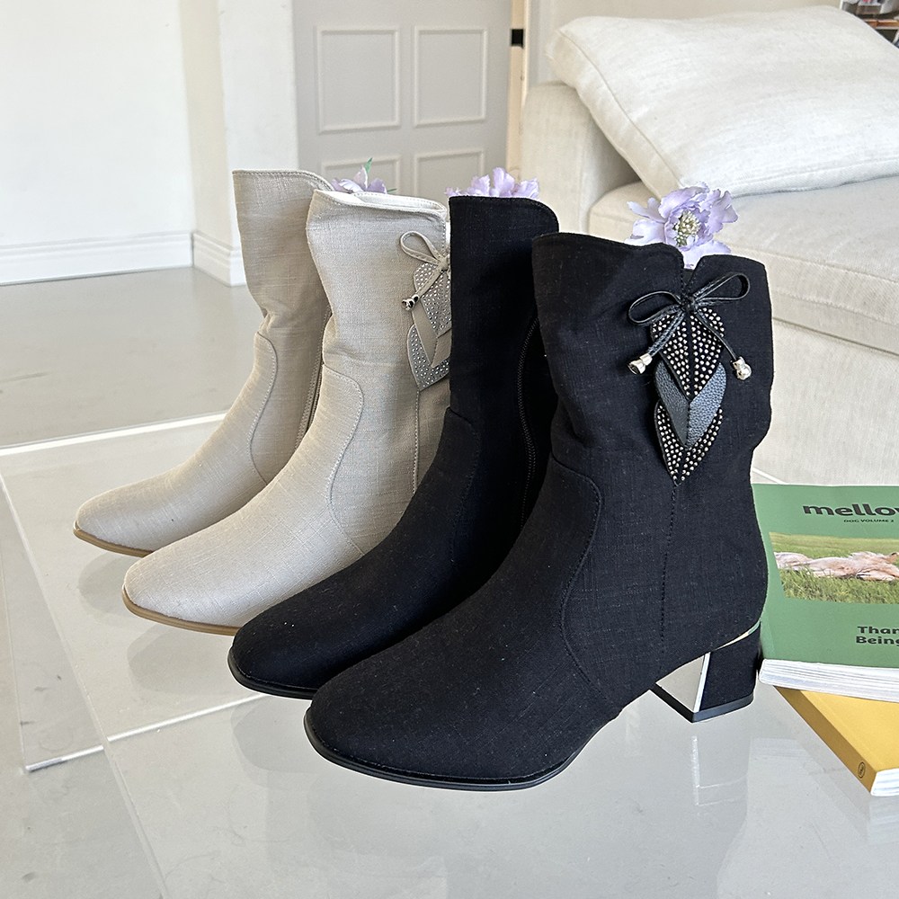 슈리오 여성 리본 블링클 통굽 코튼 미들부츠 5cm 60,900원