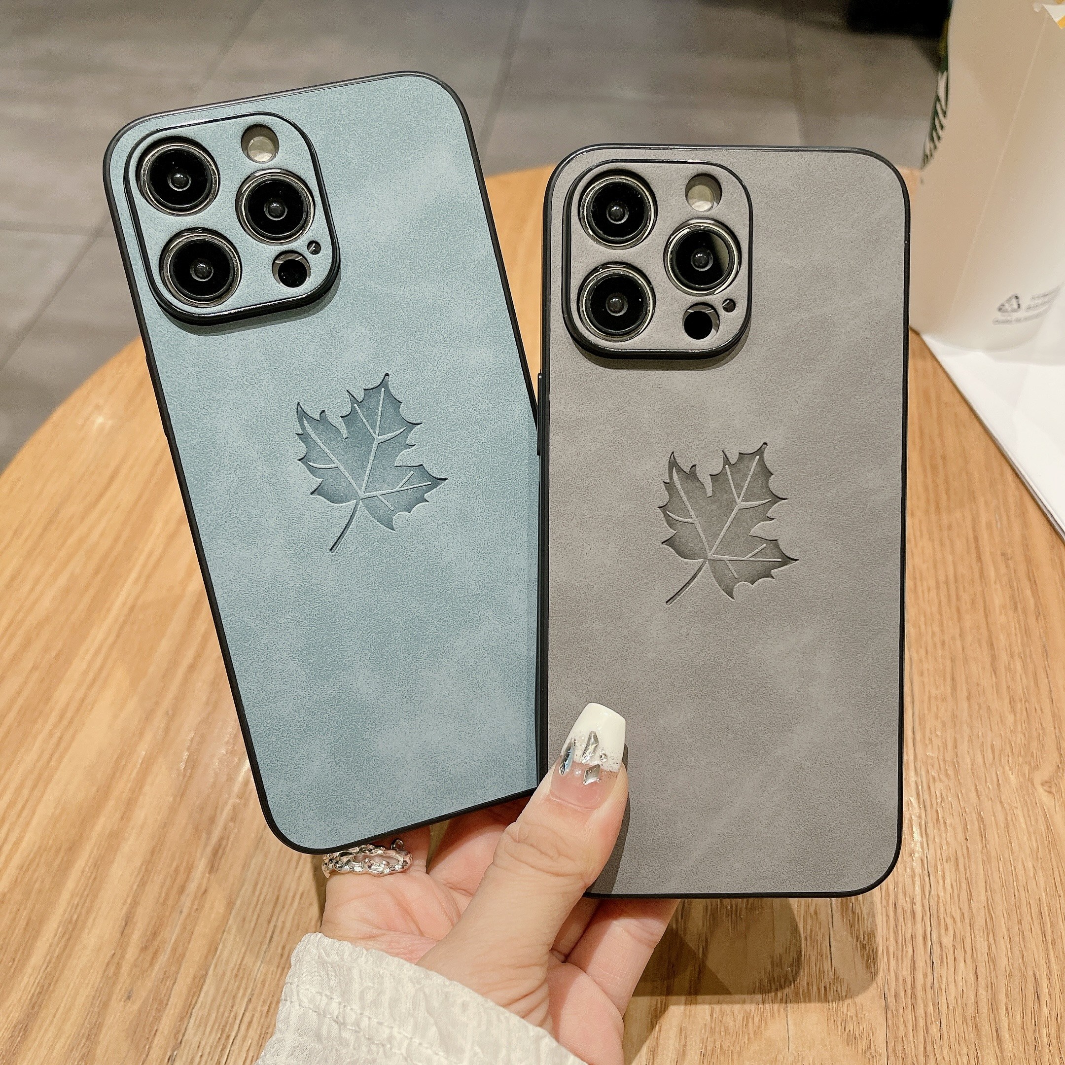 아이폰 단풍 나뭇잎 스웨이드 촉감 좋은 귀여운 심플 케이스 15,960원